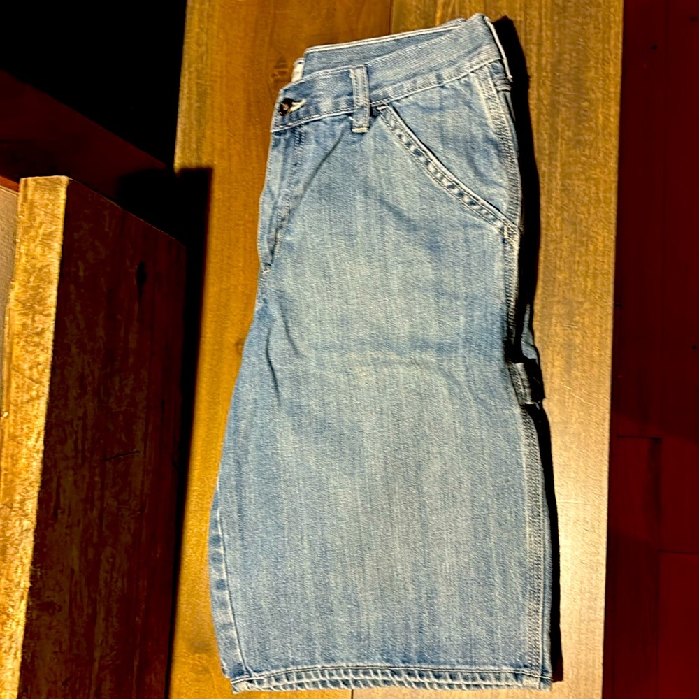 Men’s old navy blue jean carpenter shorts size 31 
11” inseam NWOT